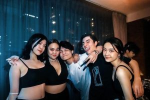 5 pengunjung di SOIREE-BAR LOUNGE