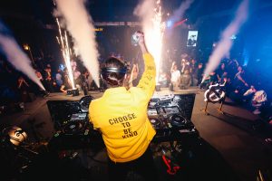 Live Famous DJ The Brotherhood Gunawarman