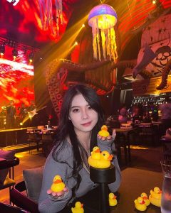 wanita lucu di club black owl PIK