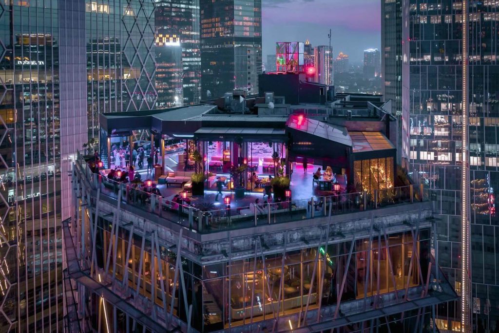 chao chao rooftop bar jakarta gallery foto